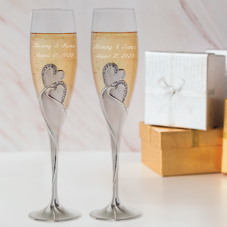 Everlasting Heart - Champagne Flutes Set of 2 buy at ThingsEngraved Canada